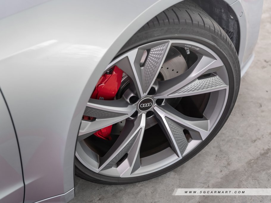 https://i.i-sgcm.com/new_cars/cars/12709/12709_g33