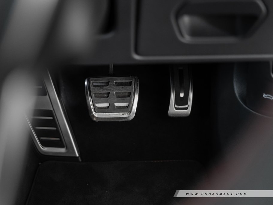 https://i.i-sgcm.com/new_cars/cars/12709/12709_g70