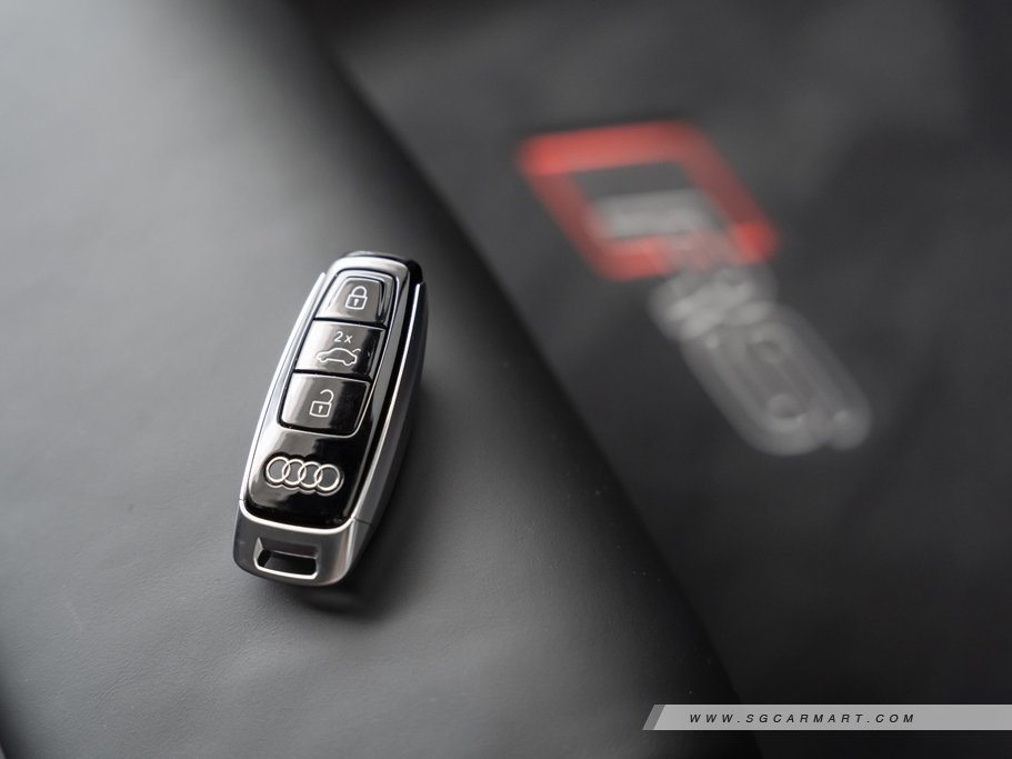 https://i.i-sgcm.com/new_cars/cars/12709/12709_g76