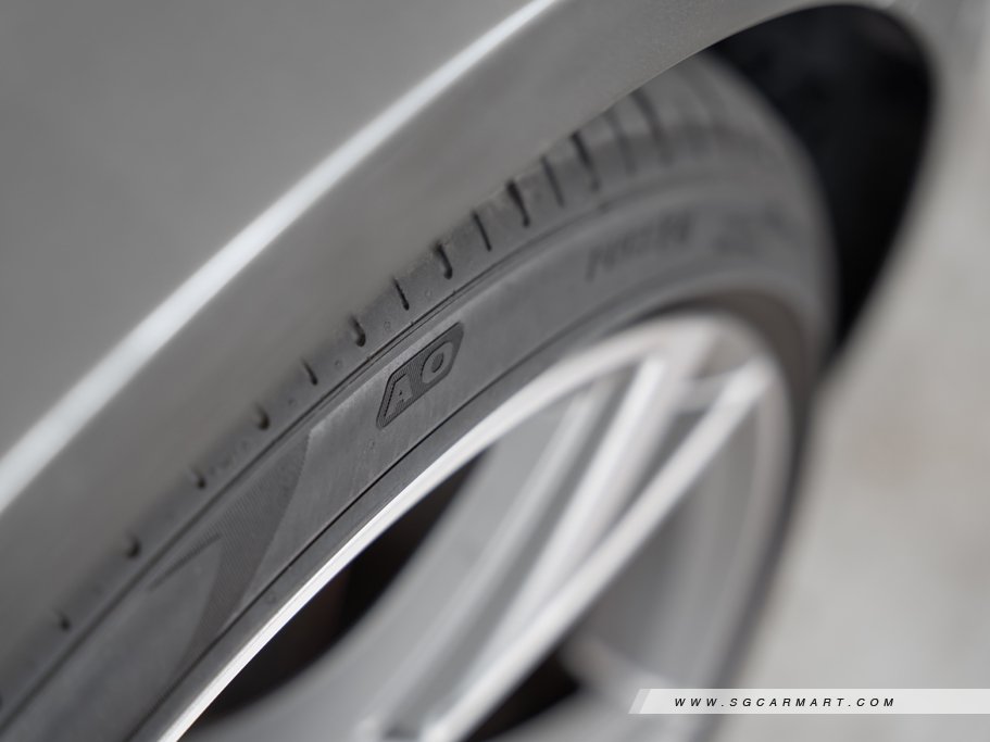 https://i.i-sgcm.com/new_cars/cars/12710/12710_g49