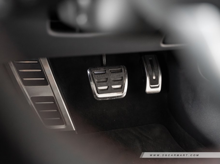 https://i.i-sgcm.com/new_cars/cars/12710/12710_g86