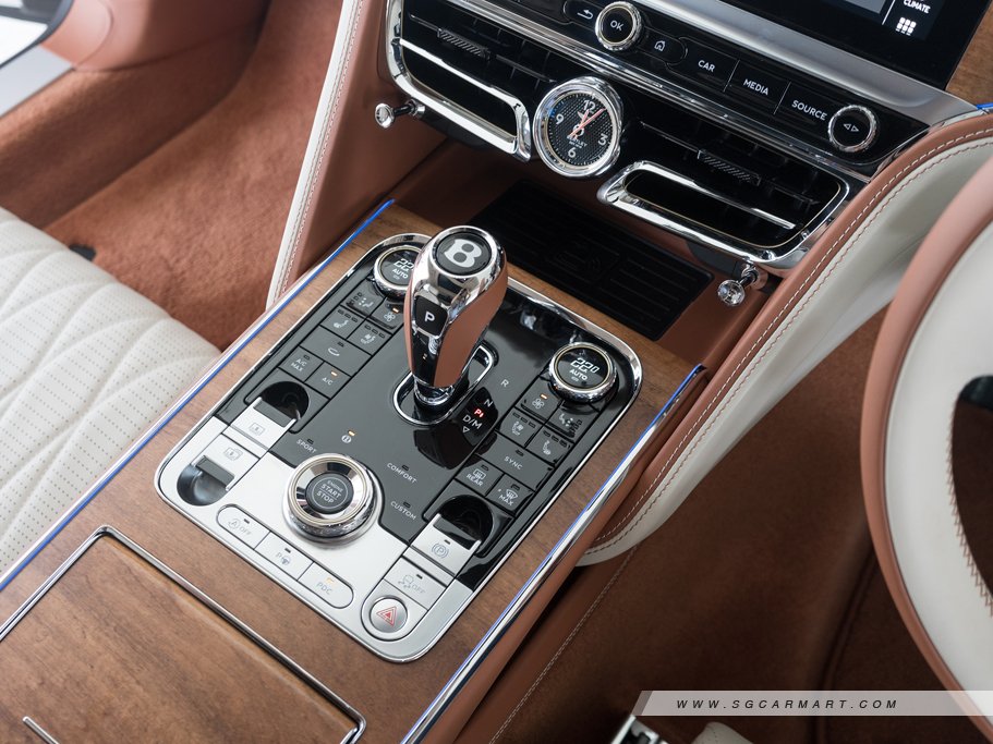 https://i.i-sgcm.com/new_cars/cars/12711/12711_g64
