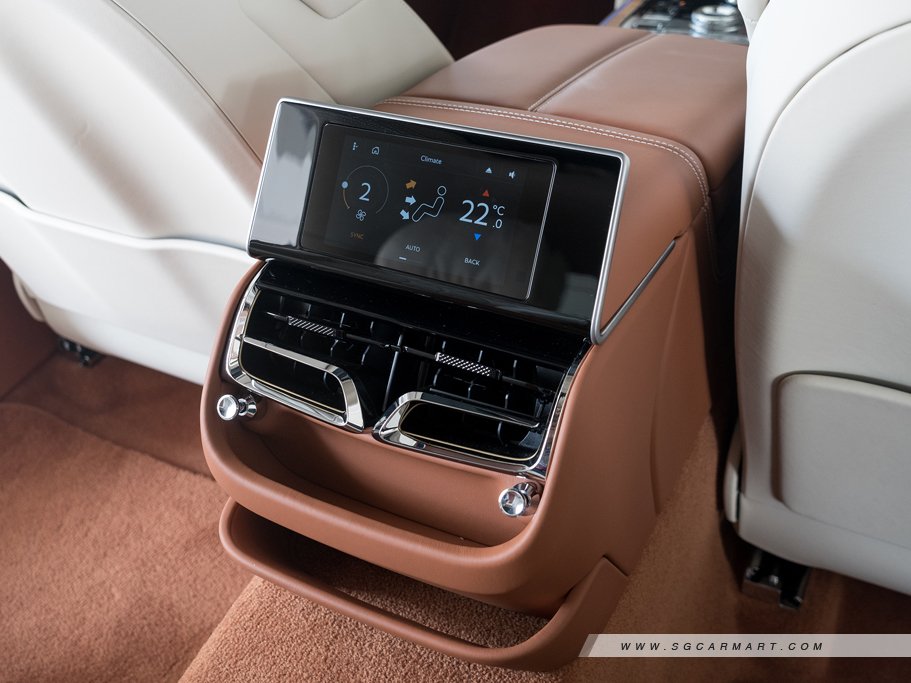 https://i.i-sgcm.com/new_cars/cars/12711/12711_g70