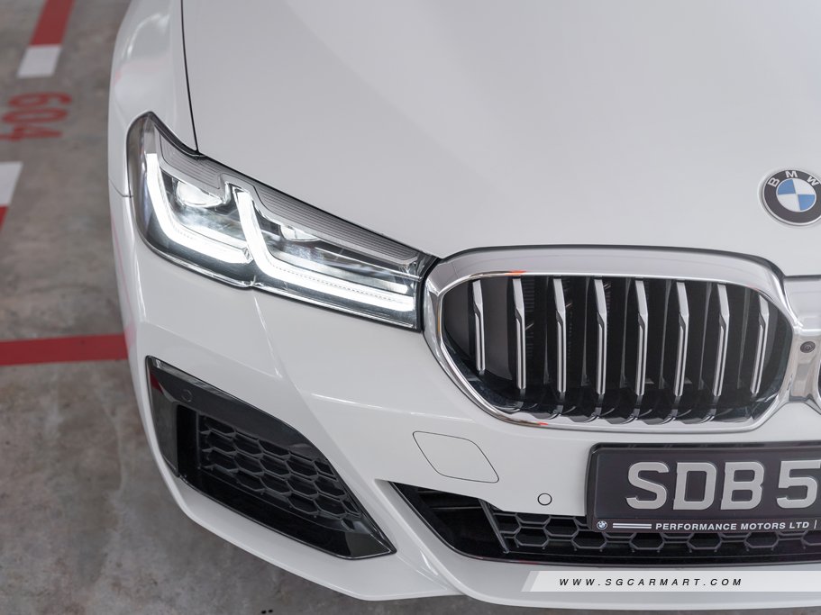 BMW G30 5 Series Sedan LCI 520e specs, dimensions