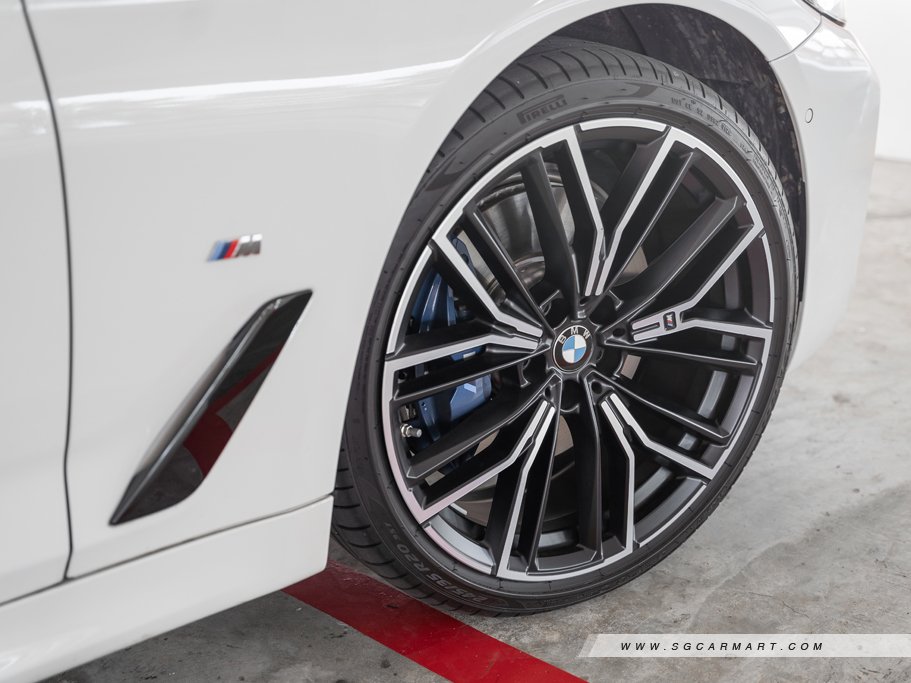 https://i.i-sgcm.com/new_cars/cars/12715/12715_g41