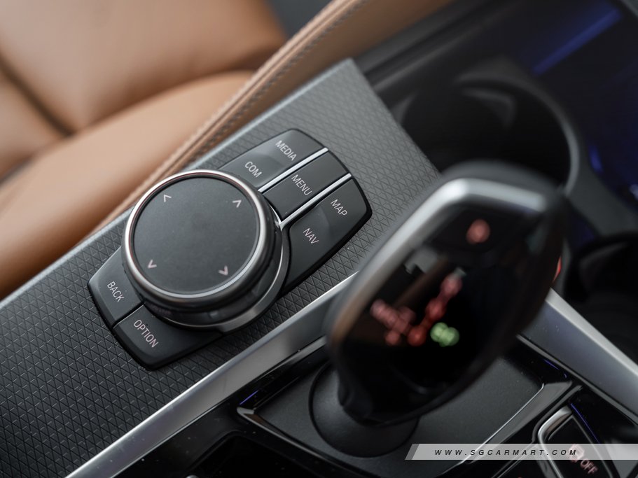 https://i.i-sgcm.com/new_cars/cars/12715/12715_g69