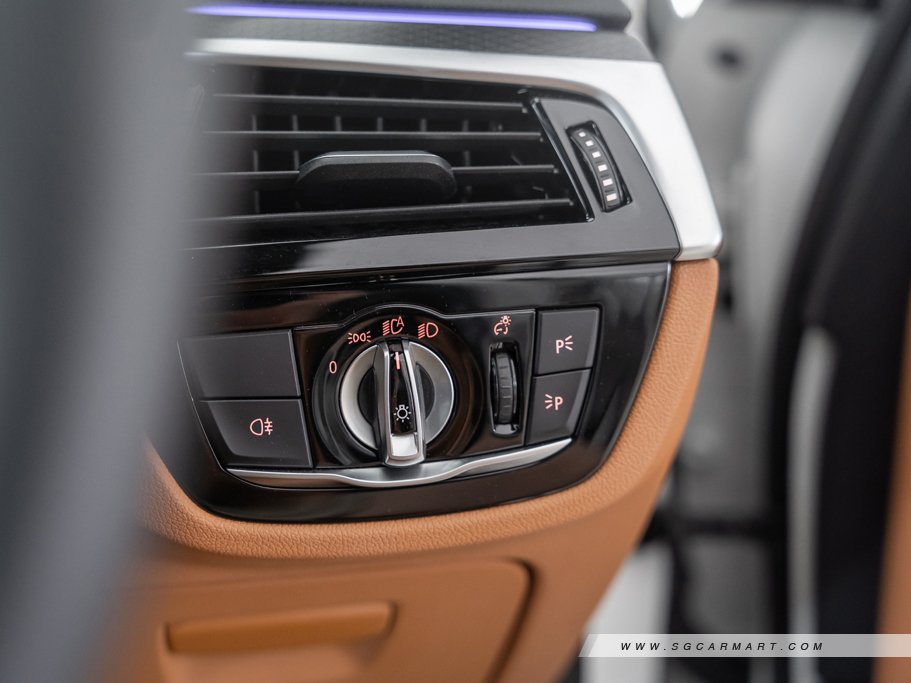 https://i.i-sgcm.com/new_cars/cars/12715/12715_g71