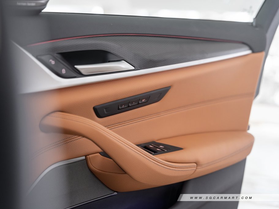 https://i.i-sgcm.com/new_cars/cars/12715/12715_g76
