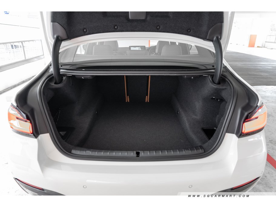 https://i.i-sgcm.com/new_cars/cars/12715/12715_g81