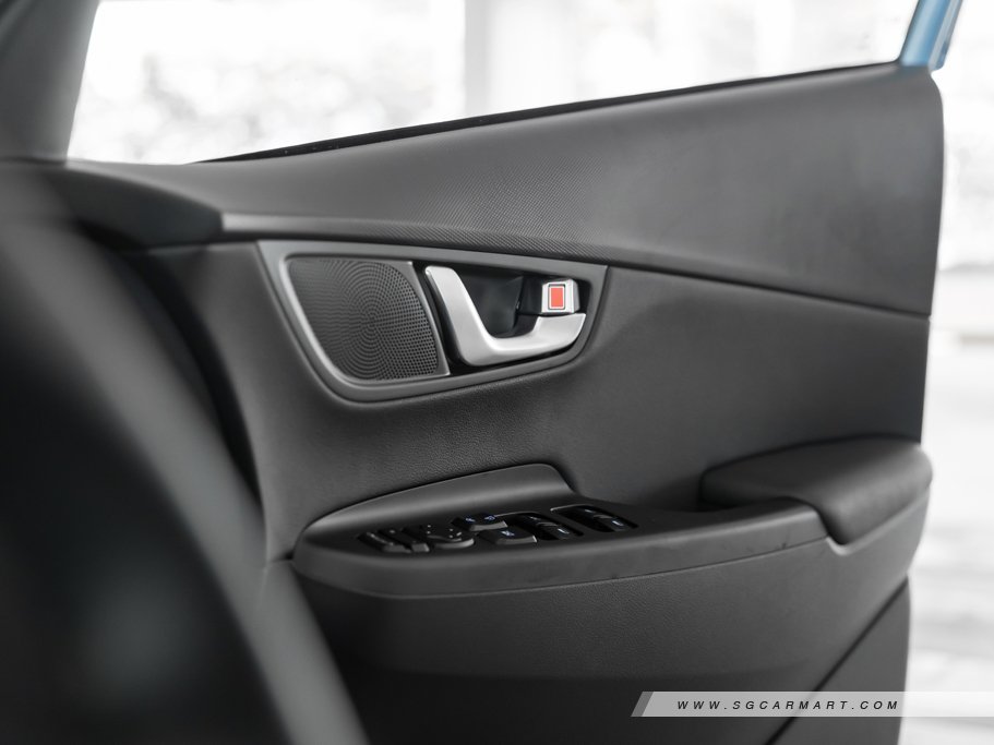 https://i.i-sgcm.com/new_cars/cars/12728/12728_g105