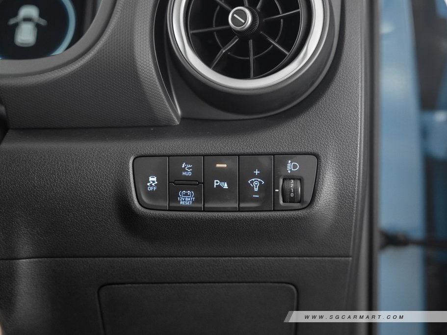 https://i.i-sgcm.com/new_cars/cars/12728/12728_g93