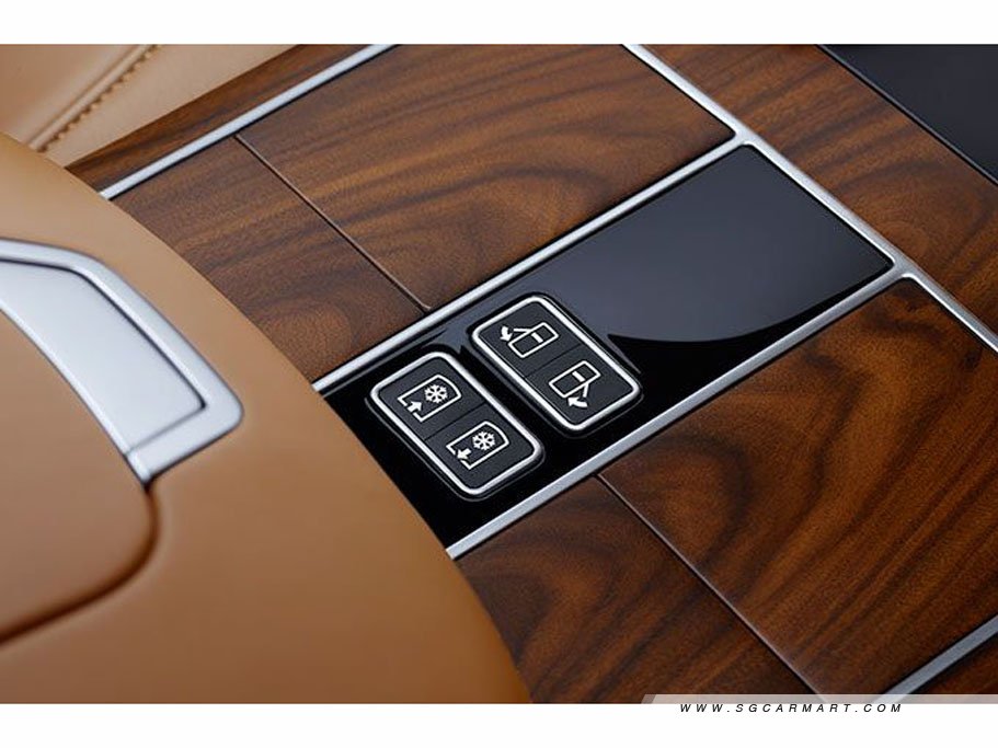 https://i.i-sgcm.com/new_cars/cars/12730/12730_g11