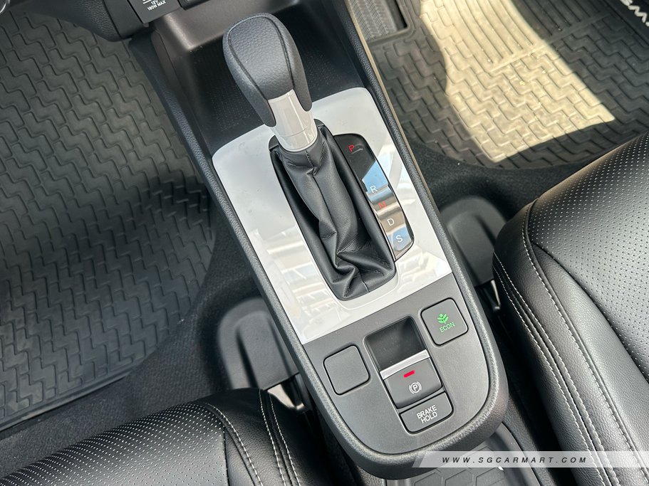 https://i.i-sgcm.com/new_cars/cars/12731/12731_g15
