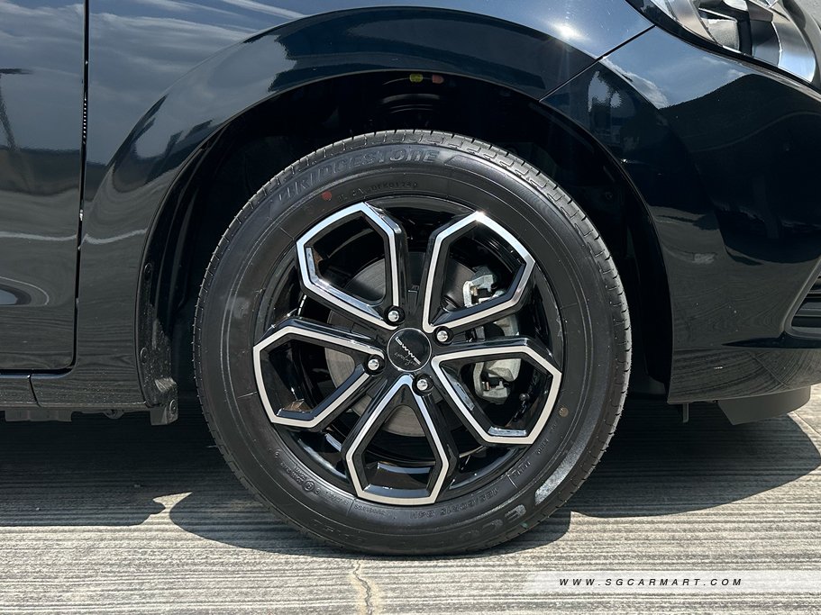 https://i.i-sgcm.com/new_cars/cars/12731/12731_g8