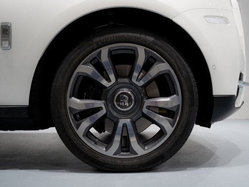 https://i.i-sgcm.com/new_cars/cars/12740/12740_g12