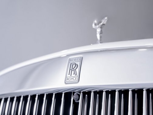https://i.i-sgcm.com/new_cars/cars/12740/12740_g15