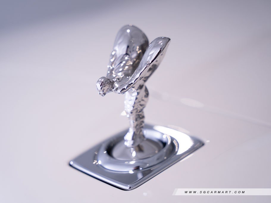 https://i.i-sgcm.com/new_cars/cars/12740/12740_g16