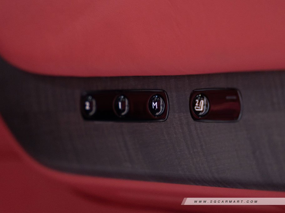 https://i.i-sgcm.com/new_cars/cars/12740/12740_g49