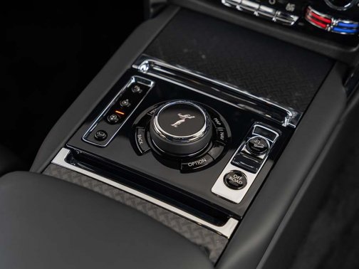 https://i.i-sgcm.com/new_cars/cars/12740/12740_g64