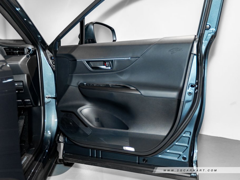 https://i.i-sgcm.com/new_cars/cars/12747/12747_g14