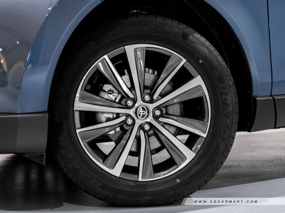 https://i.i-sgcm.com/new_cars/cars/12747/12747_g7