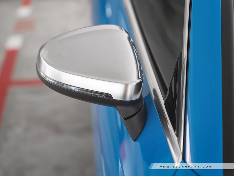 https://i.i-sgcm.com/new_cars/cars/12748/12748_g33