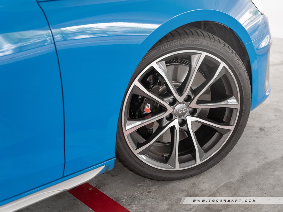 https://i.i-sgcm.com/new_cars/cars/12748/12748_g34