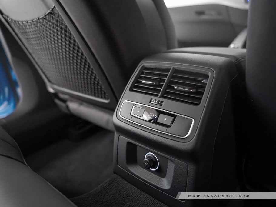 https://i.i-sgcm.com/new_cars/cars/12748/12748_g70