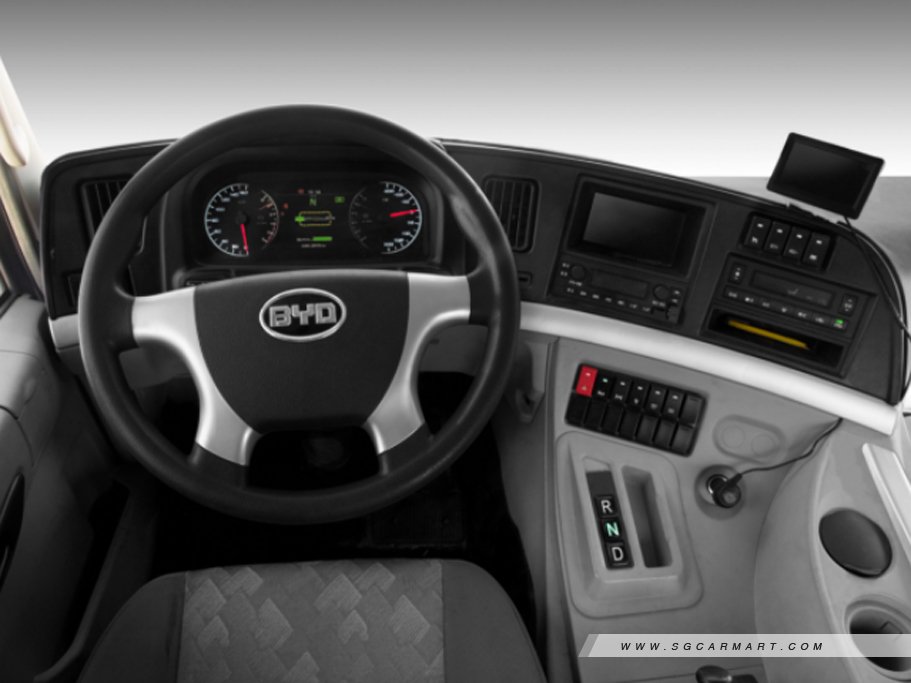 https://i.i-sgcm.com/new_cars/cars/12752/12752_g3