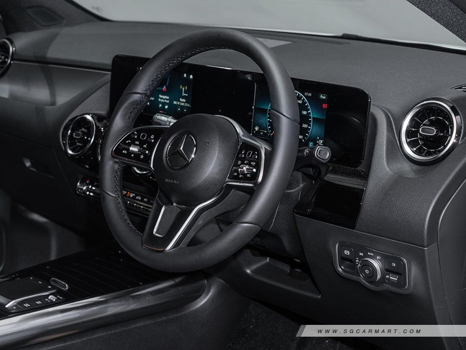 https://i.i-sgcm.com/new_cars/cars/12753/12753_g156