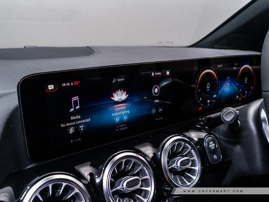 https://i.i-sgcm.com/new_cars/cars/12753/12753_g212