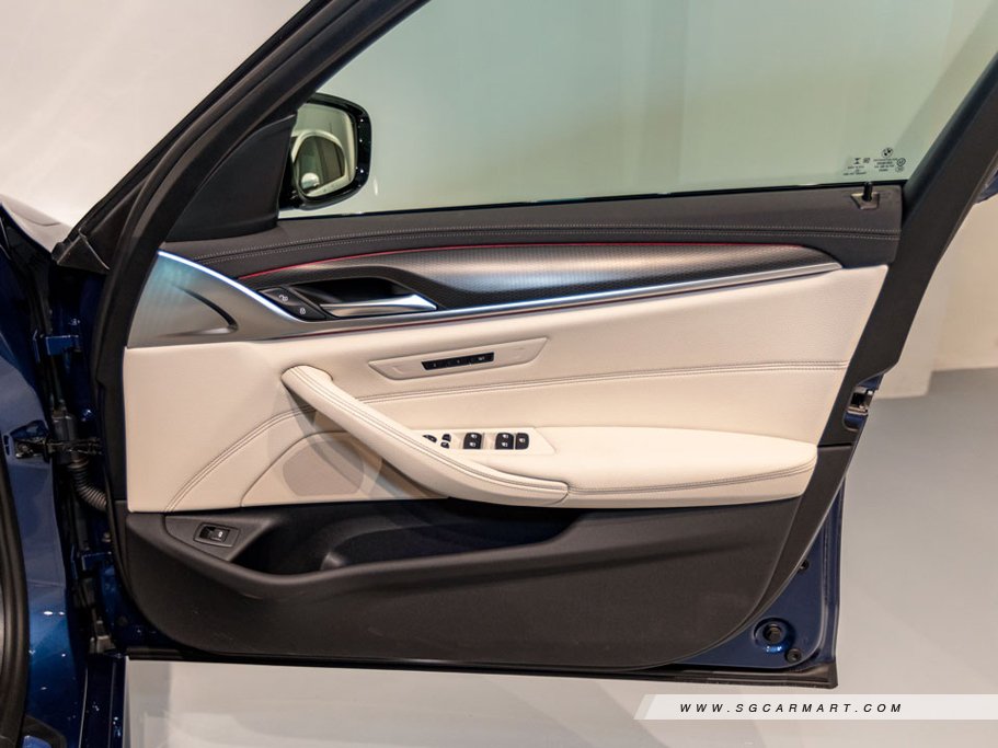 BMW 5 Series Sedan Mild Hybrid 520i M Sport 14