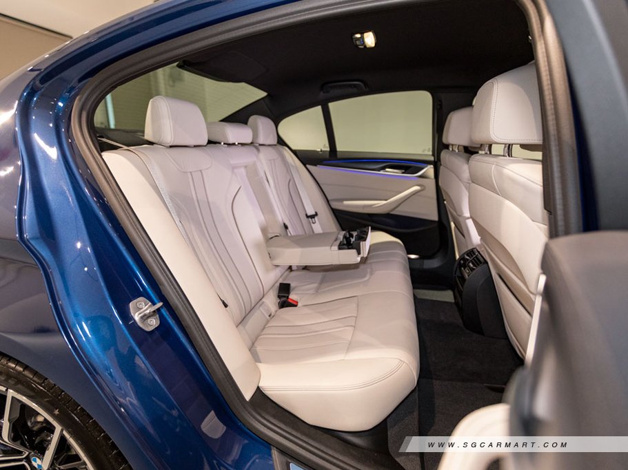 BMW 5 Series Sedan Mild Hybrid 520i M Sport 17