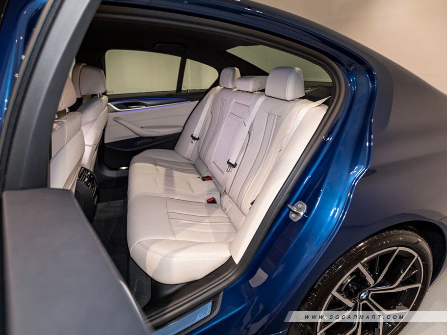 BMW 5 Series Sedan Mild Hybrid 520i M Sport 18