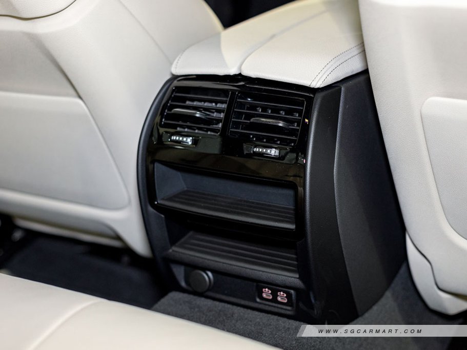 BMW 5 Series Sedan Mild Hybrid 520i M Sport 19