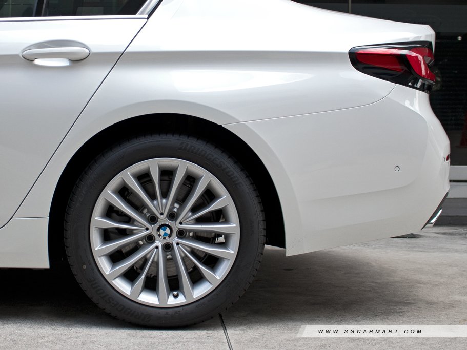 https://i.i-sgcm.com/new_cars/cars/12755/12755_g32