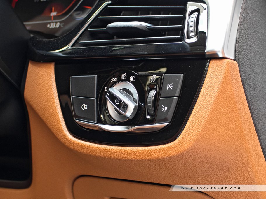 https://i.i-sgcm.com/new_cars/cars/12755/12755_g42