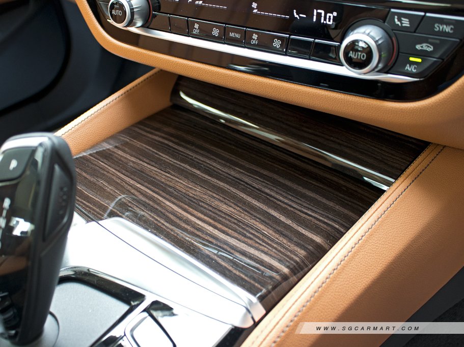 https://i.i-sgcm.com/new_cars/cars/12755/12755_g55