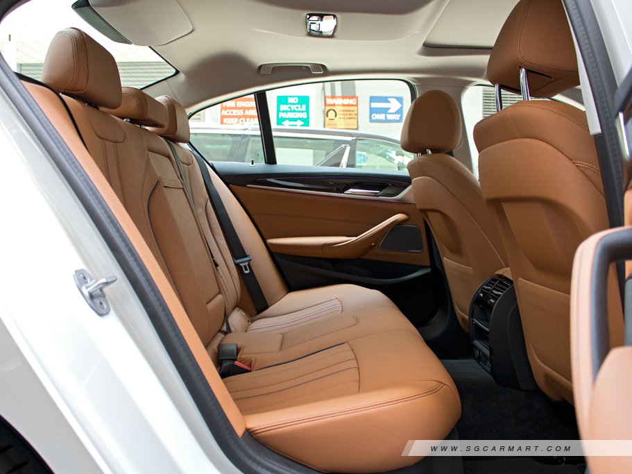 https://i.i-sgcm.com/new_cars/cars/12755/12755_g68