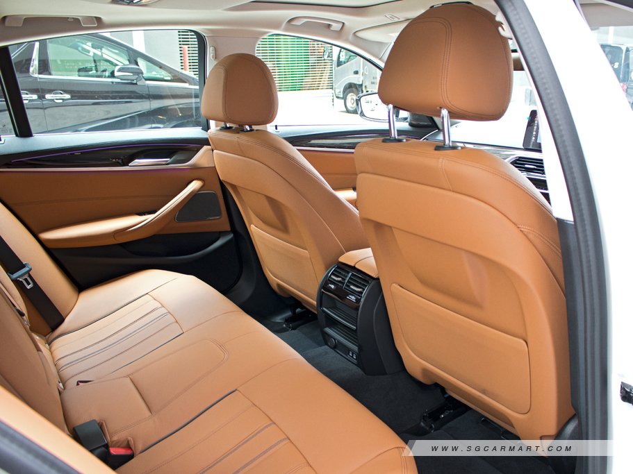 https://i.i-sgcm.com/new_cars/cars/12755/12755_g70