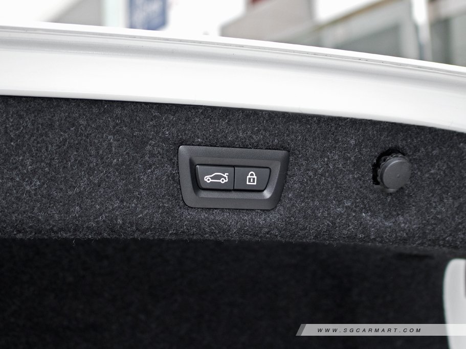 https://i.i-sgcm.com/new_cars/cars/12755/12755_g73