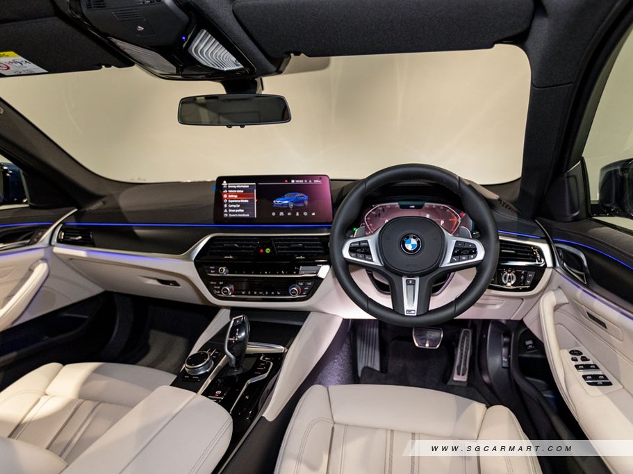 BMW 5 Series Sedan Mild Hybrid 520i M Sport 8