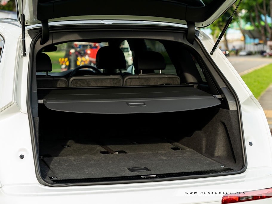 https://i.i-sgcm.com/new_cars/cars/12756/12756_g22