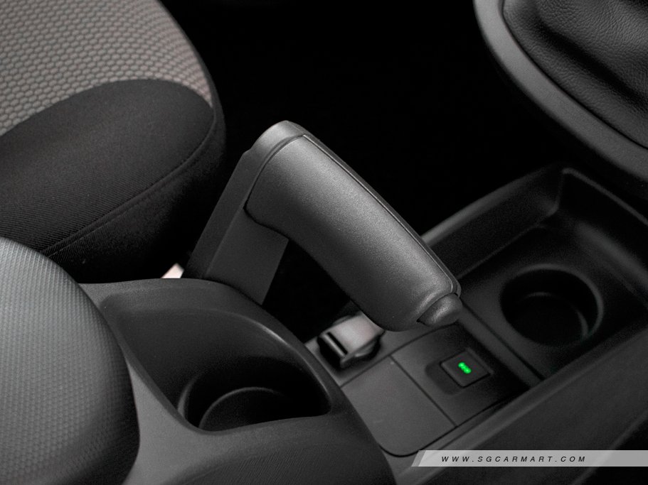 https://i.i-sgcm.com/new_cars/cars/12760/12760_g13