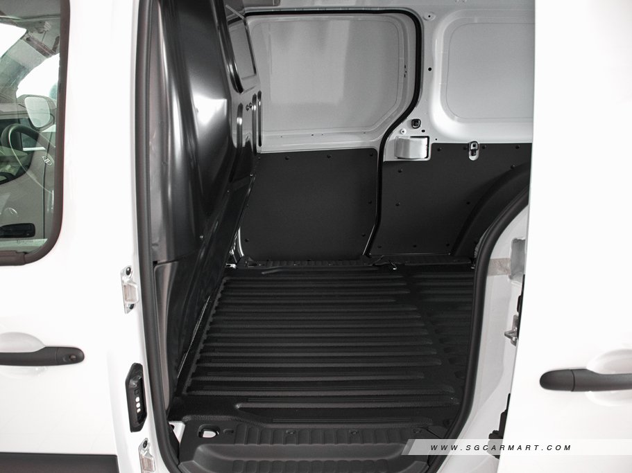 https://i.i-sgcm.com/new_cars/cars/12760/12760_g15