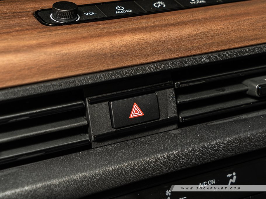 https://i.i-sgcm.com/new_cars/cars/12762/12762_g48