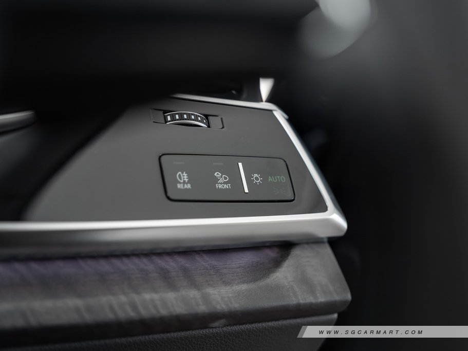 https://i.i-sgcm.com/new_cars/cars/12763/12763_g43