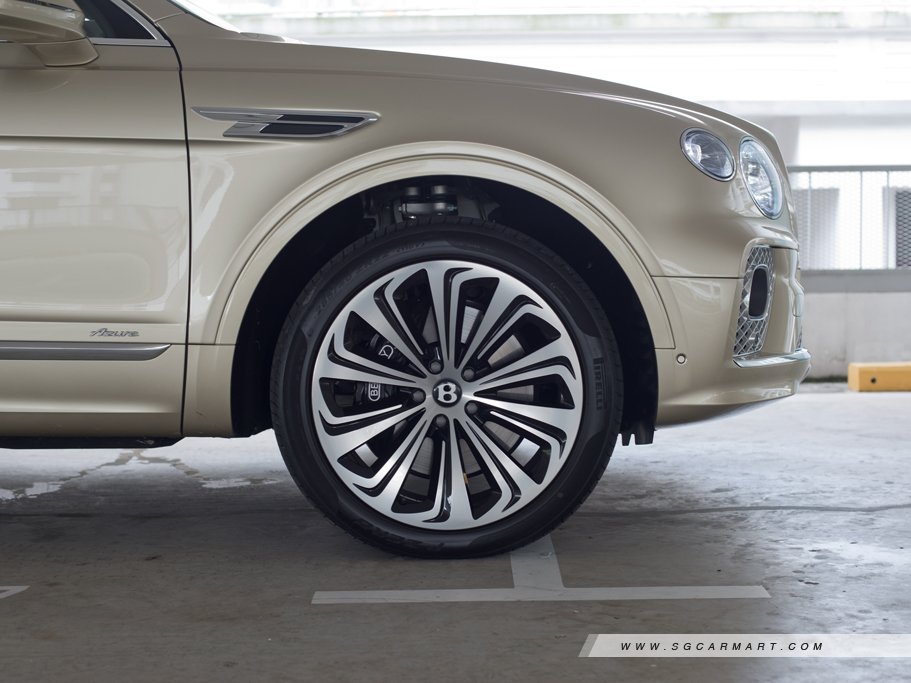 https://i.i-sgcm.com/new_cars/cars/12768/12768_g30