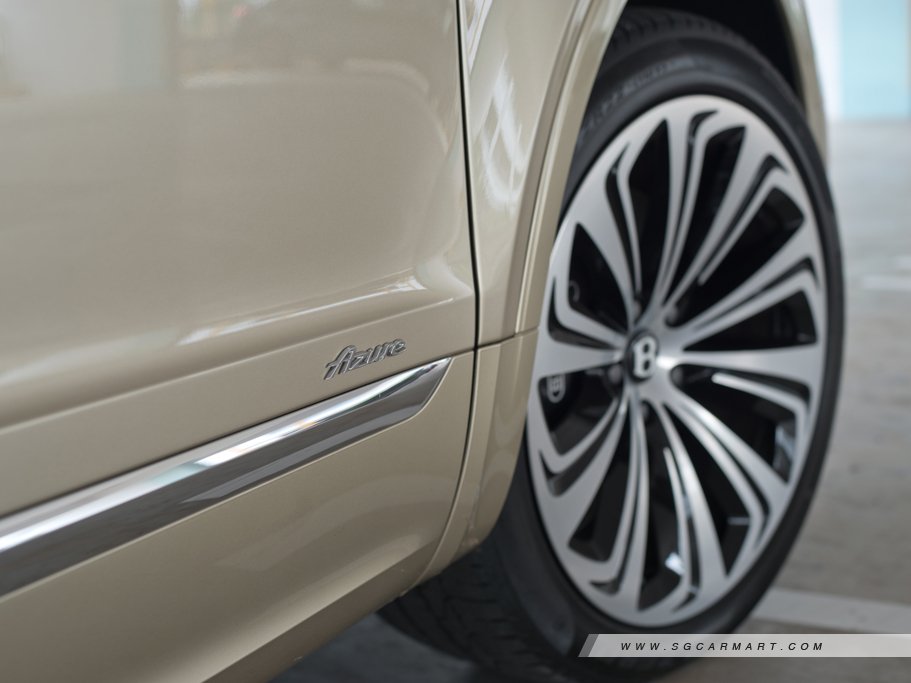 https://i.i-sgcm.com/new_cars/cars/12768/12768_g31