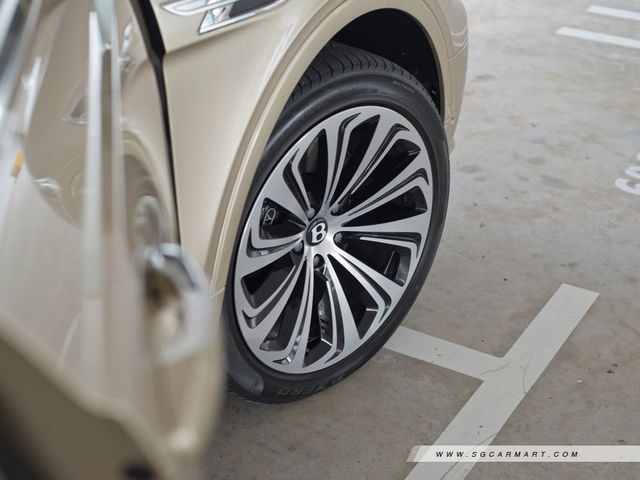 https://i.i-sgcm.com/new_cars/cars/12768/12768_g32